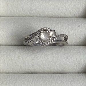 925 Silver Women's Ring with Lab Made Crystals and Diamond Chips along each side